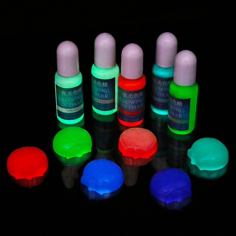 Ikane Studio Expérimentation Colorant liquide phosphorescent pour résine