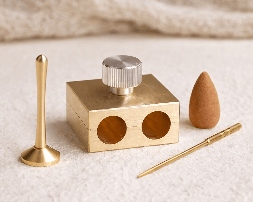 Ikane Studio Objets Set de moulage d’encens inversé en cuivre