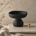 Ikane Studio Objets Porte-encens minéral en ciment noir — support cuivre.